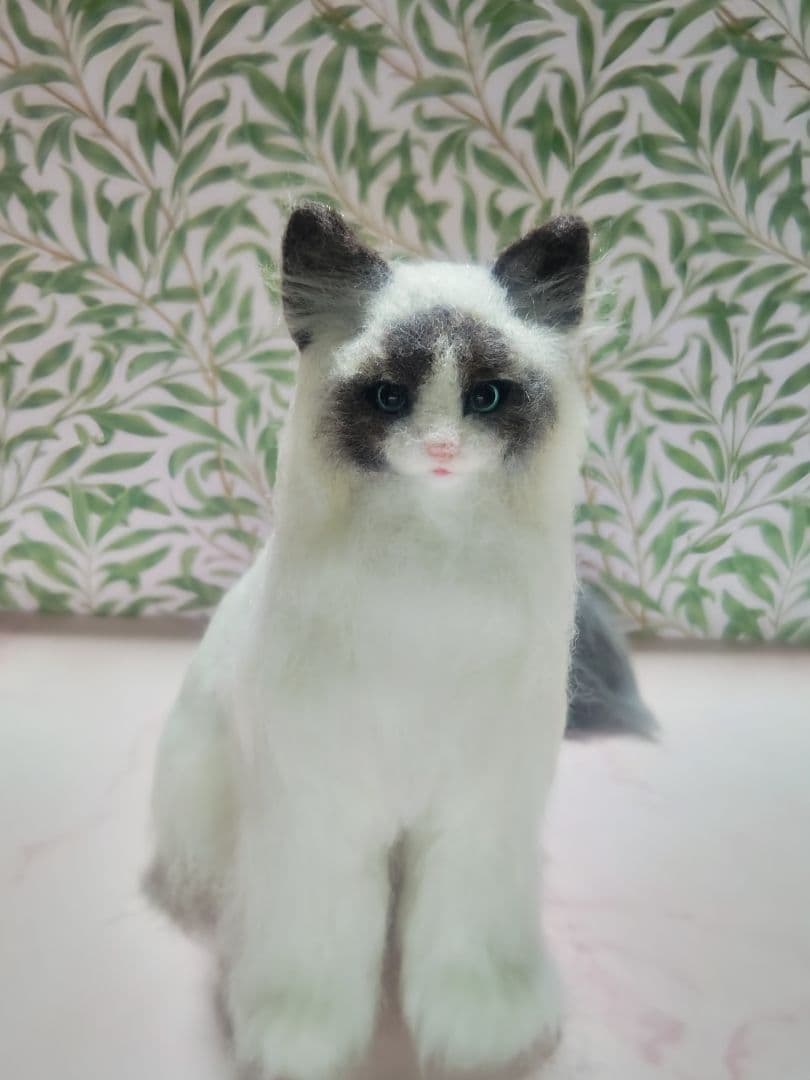 羊毛フェルト 　猫 　ラグドール 置物　観賞用