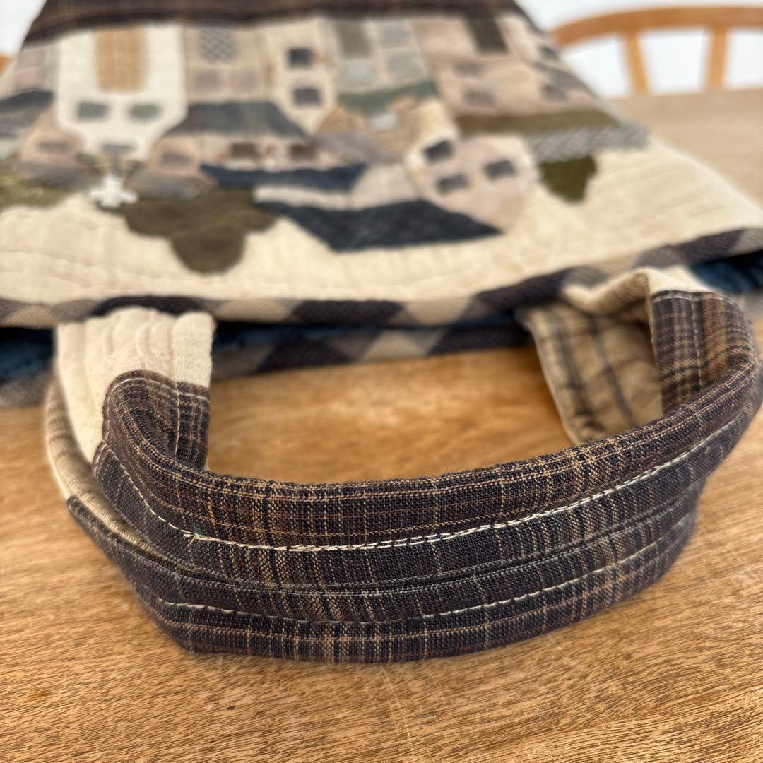 パッチワークキルト　教会のある街並み　トートバック　ハンドメイド