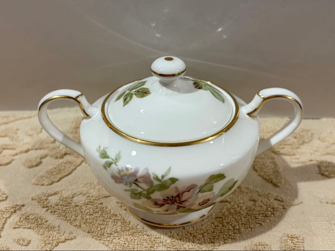 ローラアシュレイ　カップ&ソーサー、プレート、シュガーポット、クリーマー　未使用