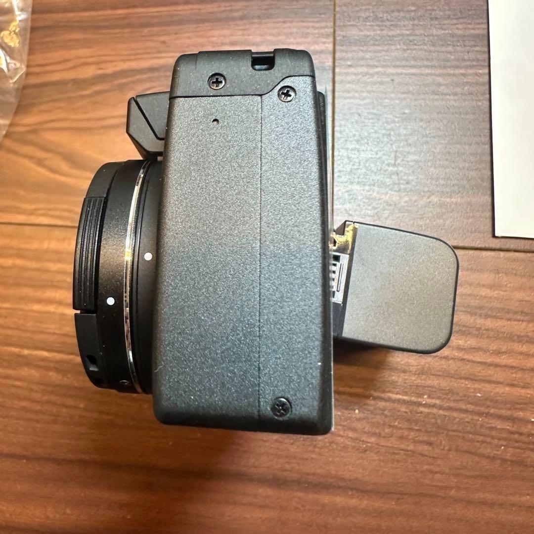 RICOH GX200 デジカメ 新品未使用 2415