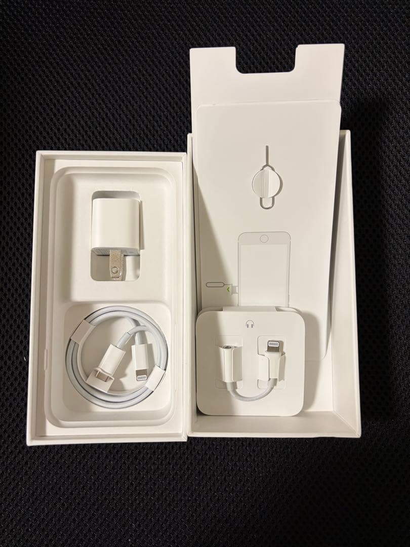 iPhone 7 32GB SIMフリーブラック 本体 付属品付き