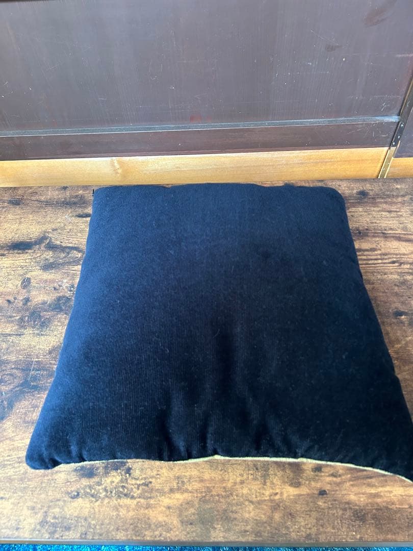 ベルギー産　高級クッション　3個セット　単品販売可能