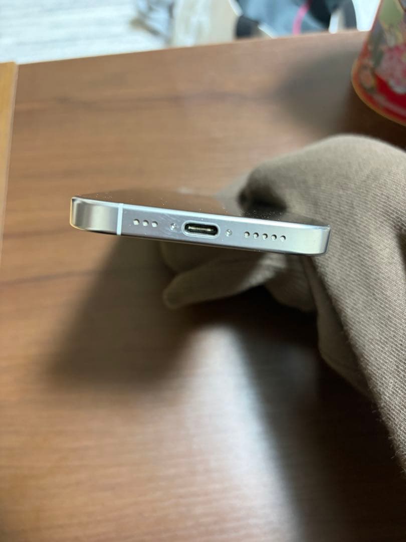 【本日発送可能】iPhone16pro128GB SIMフリーホワイトチタニウム