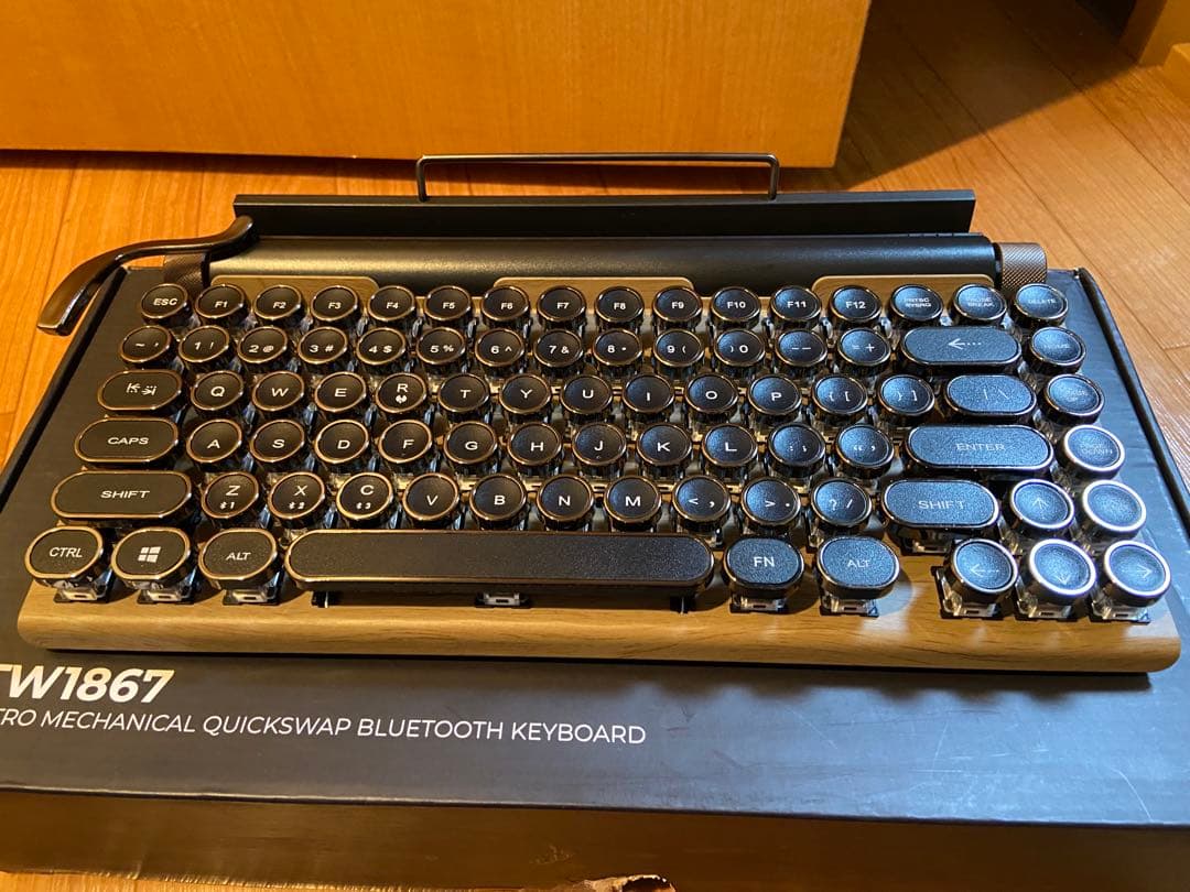 TW1867 レトロメカニカルキーボード 本体　タイプライター風キーボード