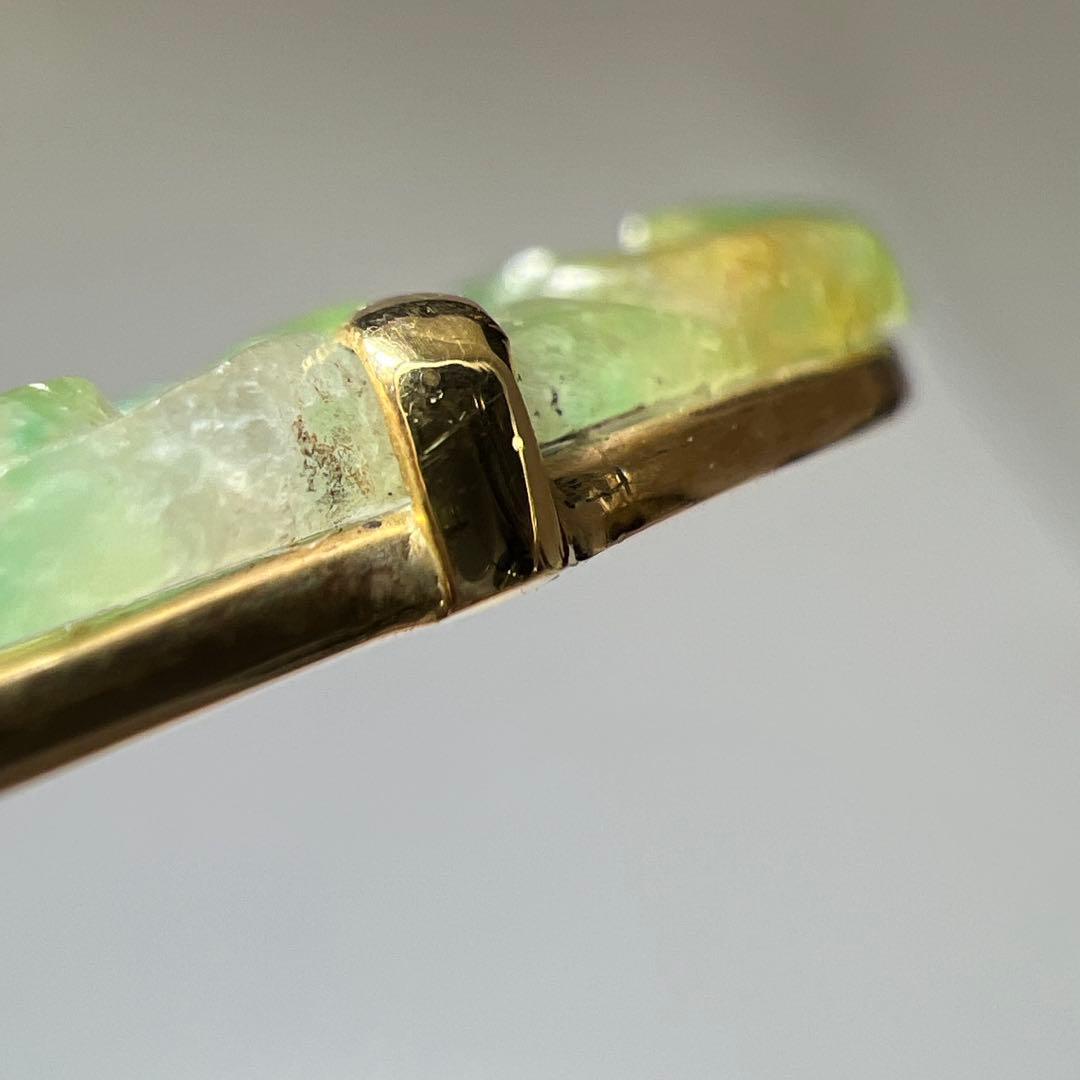 本翡翠　抜群の透明度　極上透彫ネックレストップ　K18刻印台座　箱付