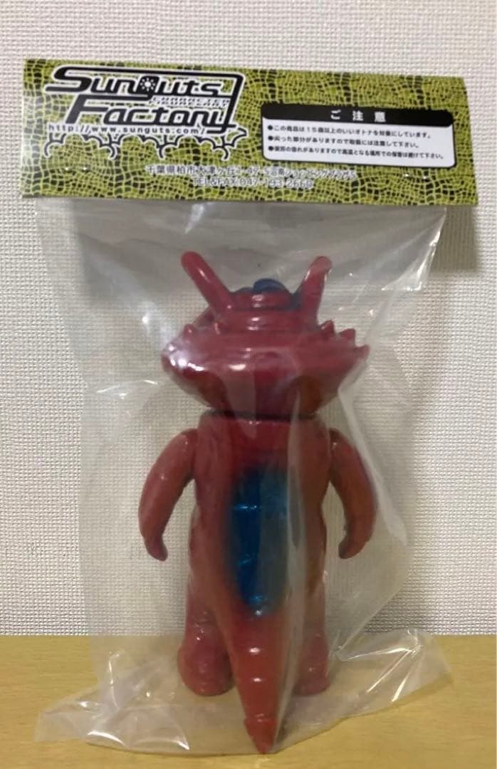 サンガッツ本舗　カネゴン （レッドマン版）ソフビ　未開封新品 最終価格