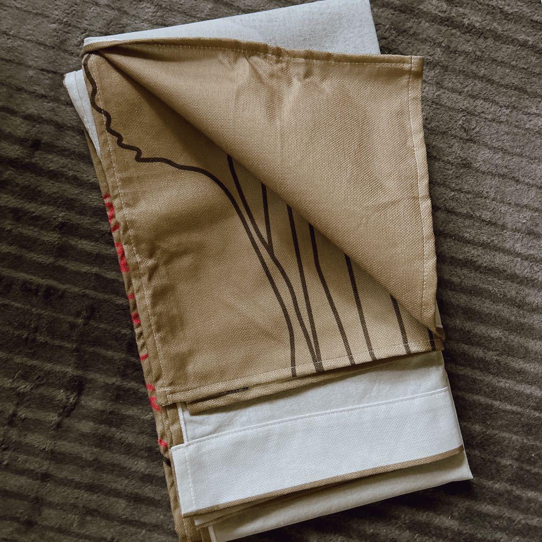 のれん目隠し 壁飾り 猫と花 縦147×横87.5cm ベージュ