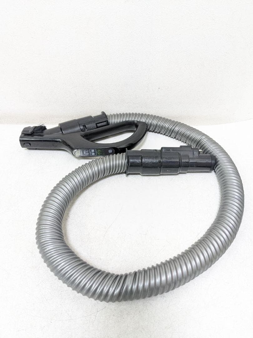 東芝 VC-YG610M-D サイクロン式掃除機 2018年製 ヘッド無し