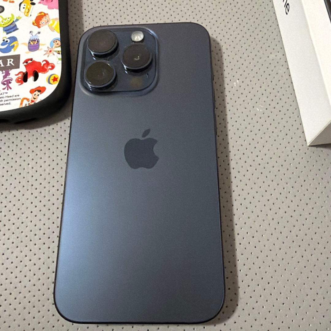 iPhone 15 Pro 256GB SIMフリー　ケース付き