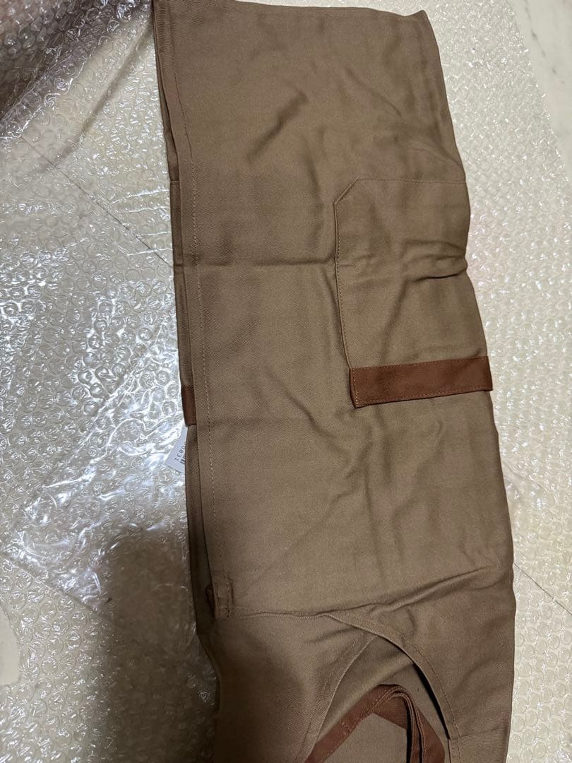 スタバリザーブ 海外 韓国限定　レアエプロン Rロゴ　茶色