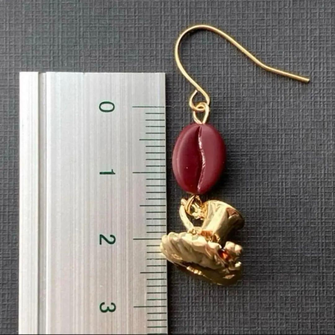 チェコガラスのコーヒー豆とエレガントなカップの ピアスorイヤリング ブルー