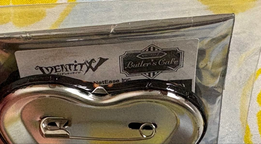 第五人格 バトラーズカフェ ハート型缶バッジ 傭兵