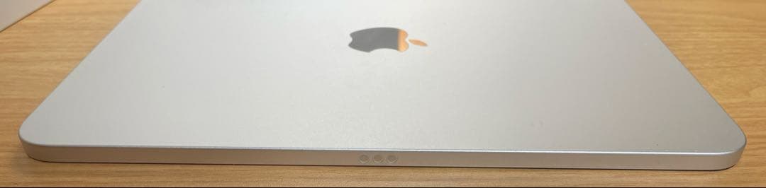 【美品】Apple iPad 第11世代 A16 128GB シルバ ー