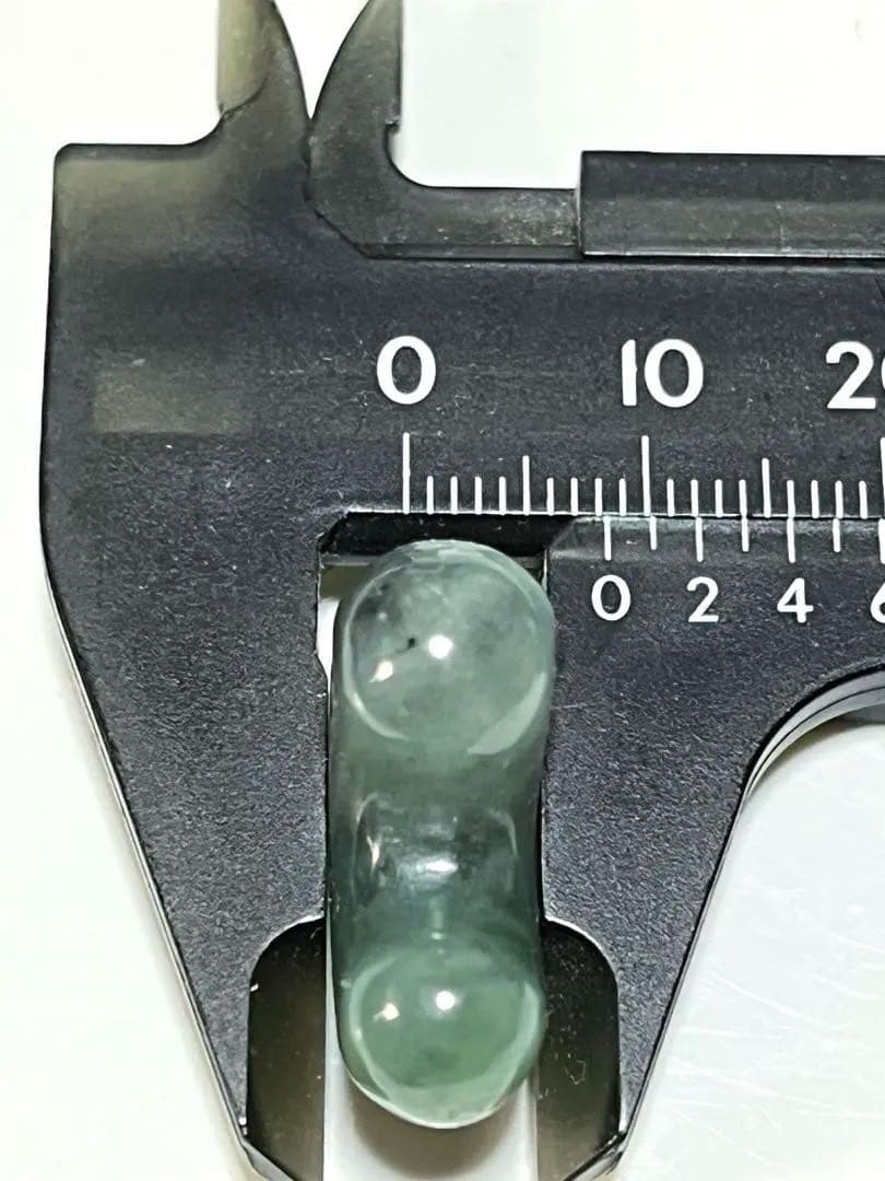 【ラスト】糸魚川翡翠　勾玉　上質　オマケ付き