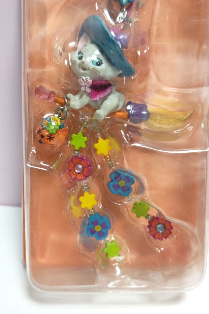 【新品未使用レア！】東京ディズニーリゾート 2005年ハロウィンマリーストラップ