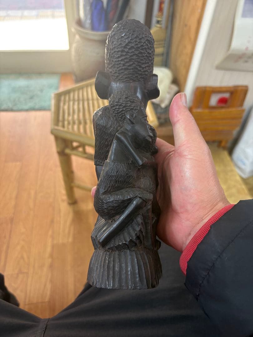 【極上品】マコンデ彫刻 ウジャマ 最高級黒檀（エボニー）一刀彫 22cm