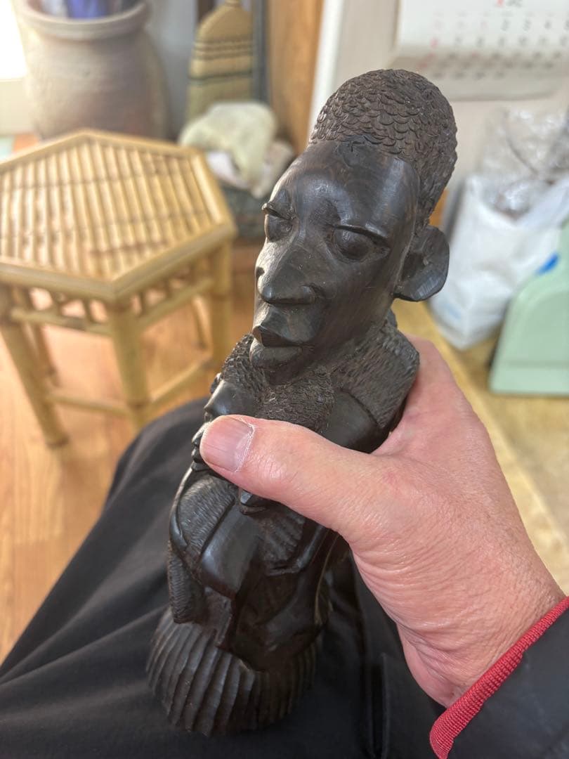 【極上品】マコンデ彫刻 ウジャマ 最高級黒檀（エボニー）一刀彫 22cm