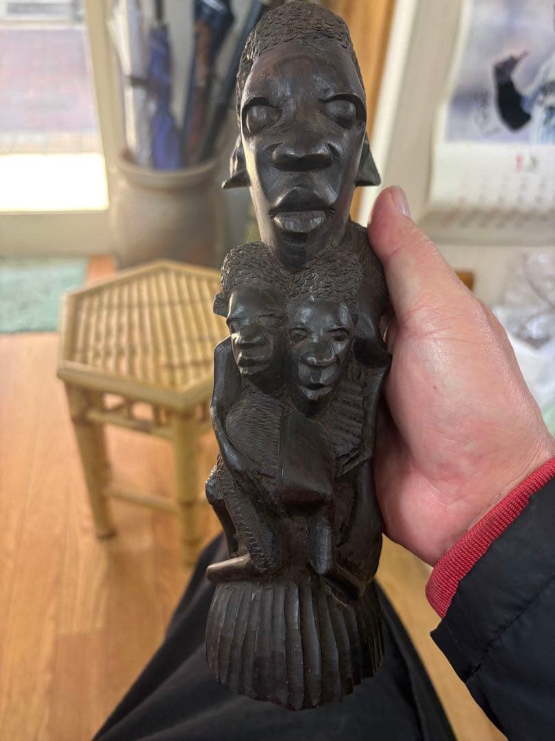 【極上品】マコンデ彫刻 ウジャマ 最高級黒檀（エボニー）一刀彫 22cm