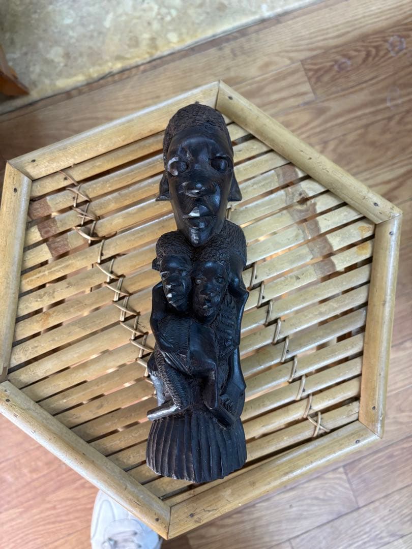 【極上品】マコンデ彫刻 ウジャマ 最高級黒檀（エボニー）一刀彫 22cm