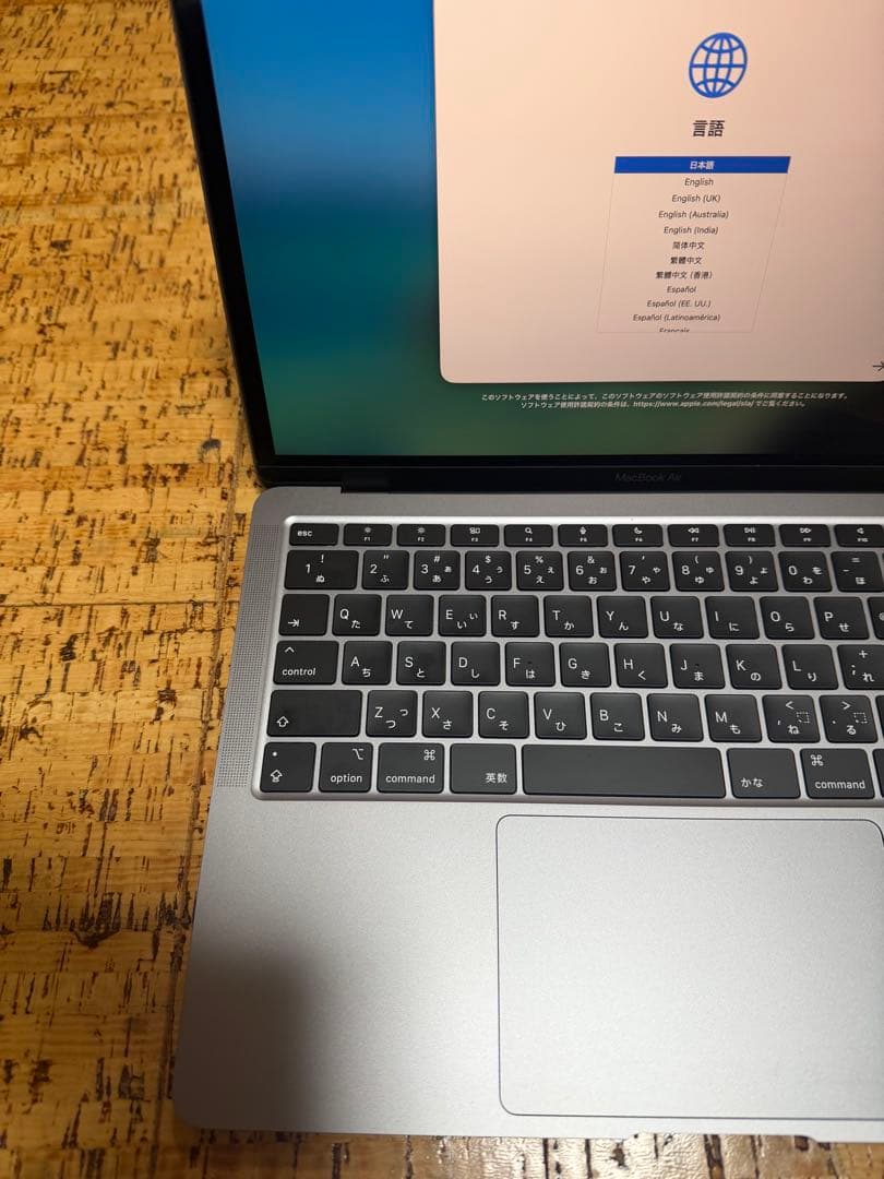 【ほぼ新品】MacBook Air M2020 8GB256 充放電回数1回
