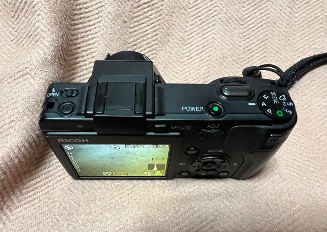 RICOH リコー　Caplio GX100 デジタルカメラ