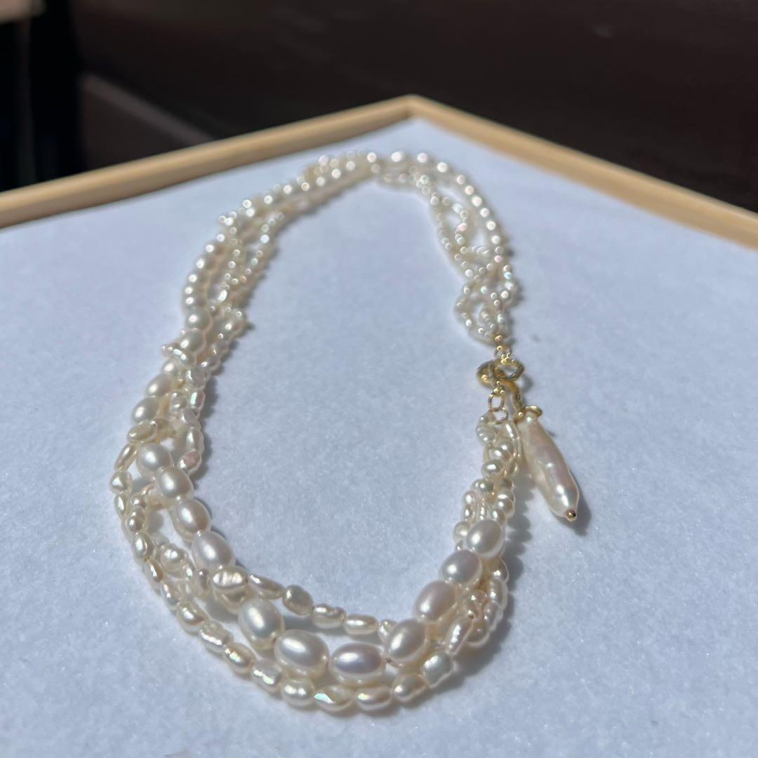 ツイストパールネックレス　パールマンテルネックレス　3連捻りレイヤードネックレス