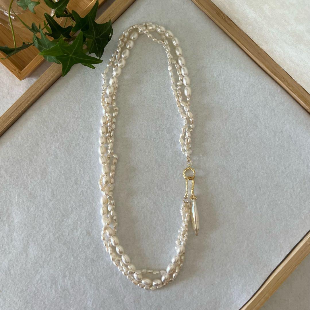 ツイストパールネックレス　パールマンテルネックレス　3連捻りレイヤードネックレス