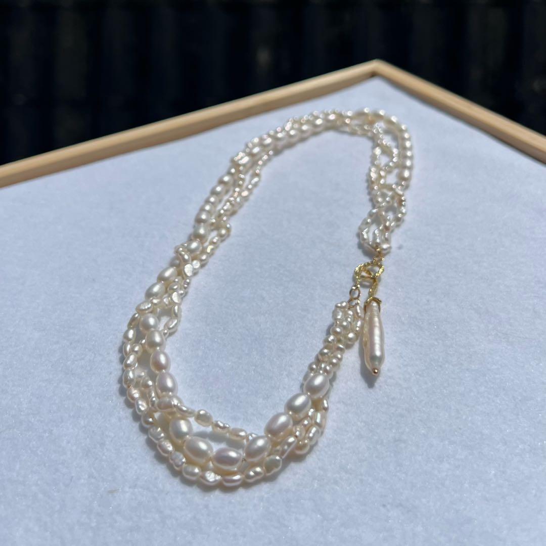 ツイストパールネックレス　パールマンテルネックレス　3連捻りレイヤードネックレス
