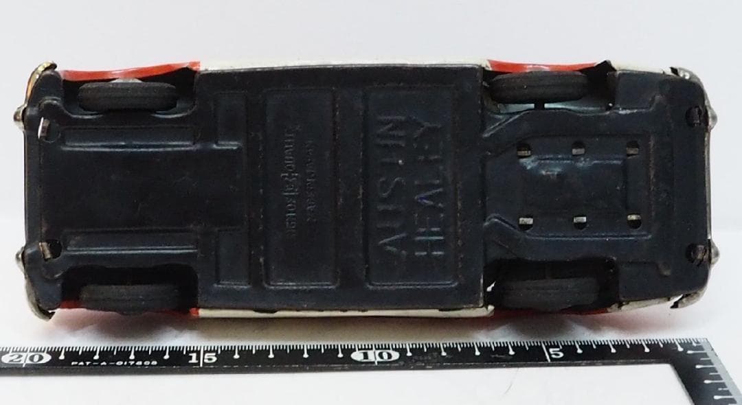 萬代屋【オースチン ヒーレー100SXクーペ橙オープン】ブリキtin car箱無