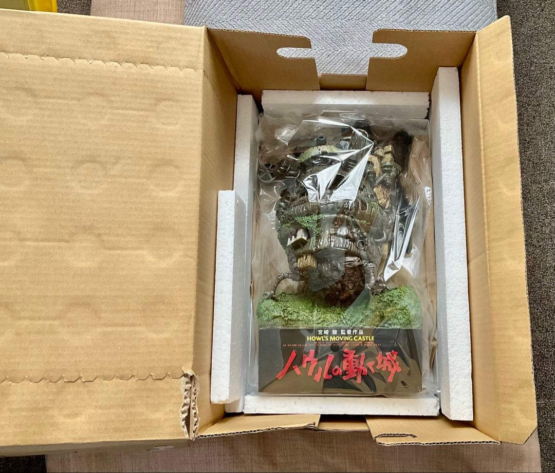 【非売品】ジブリ ハウルの動く城 フィギュア（ローソン限定）