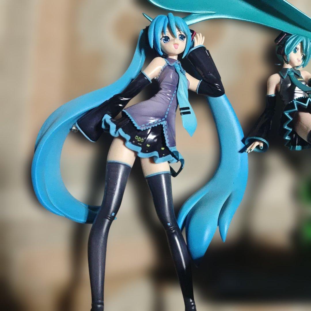 初音ミク ジャンク　フィギュア4体　缶バッジ4個セット