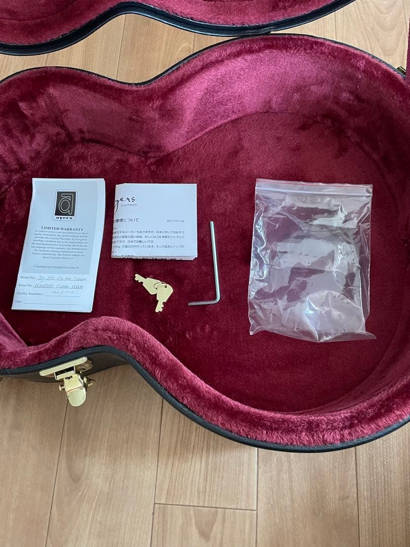 【Ayers guitar】　アコースティックギター
