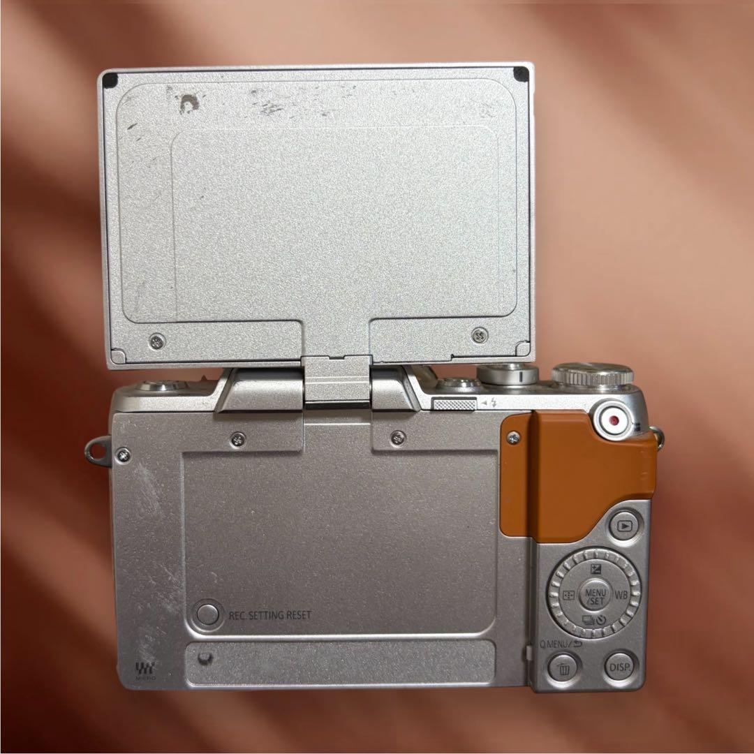 LUMIX DMC-GF7ミラーレスカメラとレンズセット