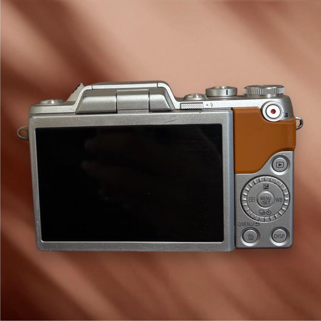 LUMIX DMC-GF7ミラーレスカメラとレンズセット