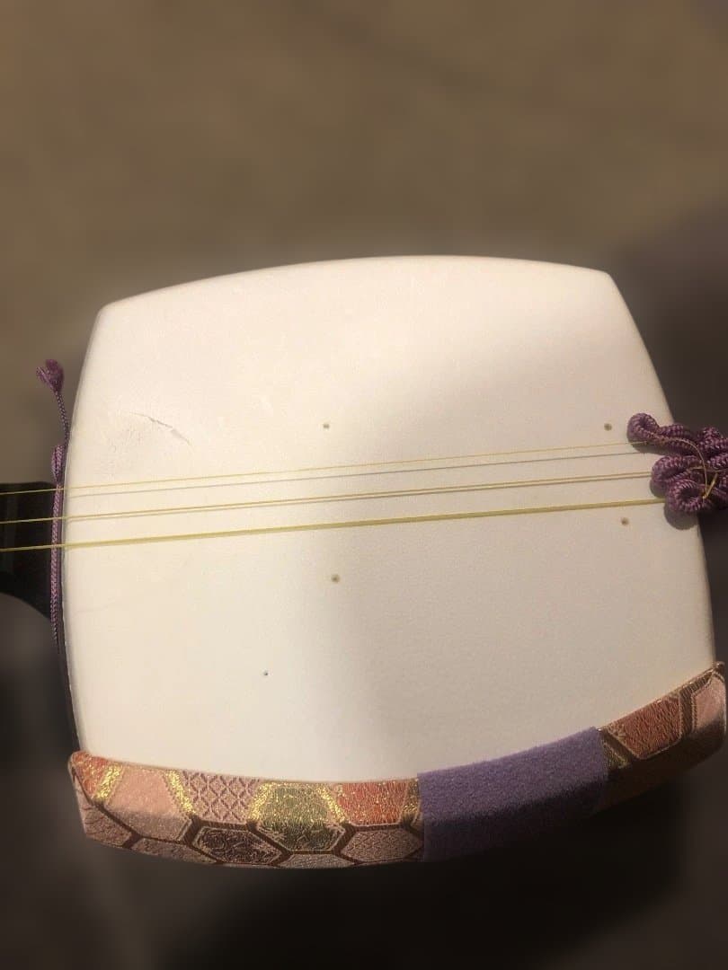 三味線ケースと三味線,高級バチ