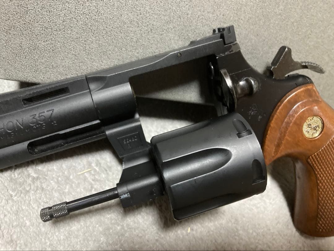 東京マルイ コルトパイソン 4インチ ガスガン リアルカート仕様　箱はタニオコバ