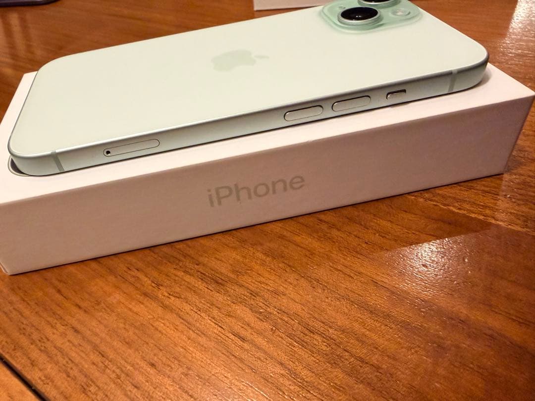 【期間限定値下げ】iPhone15 512GB SIMフリー グリーン