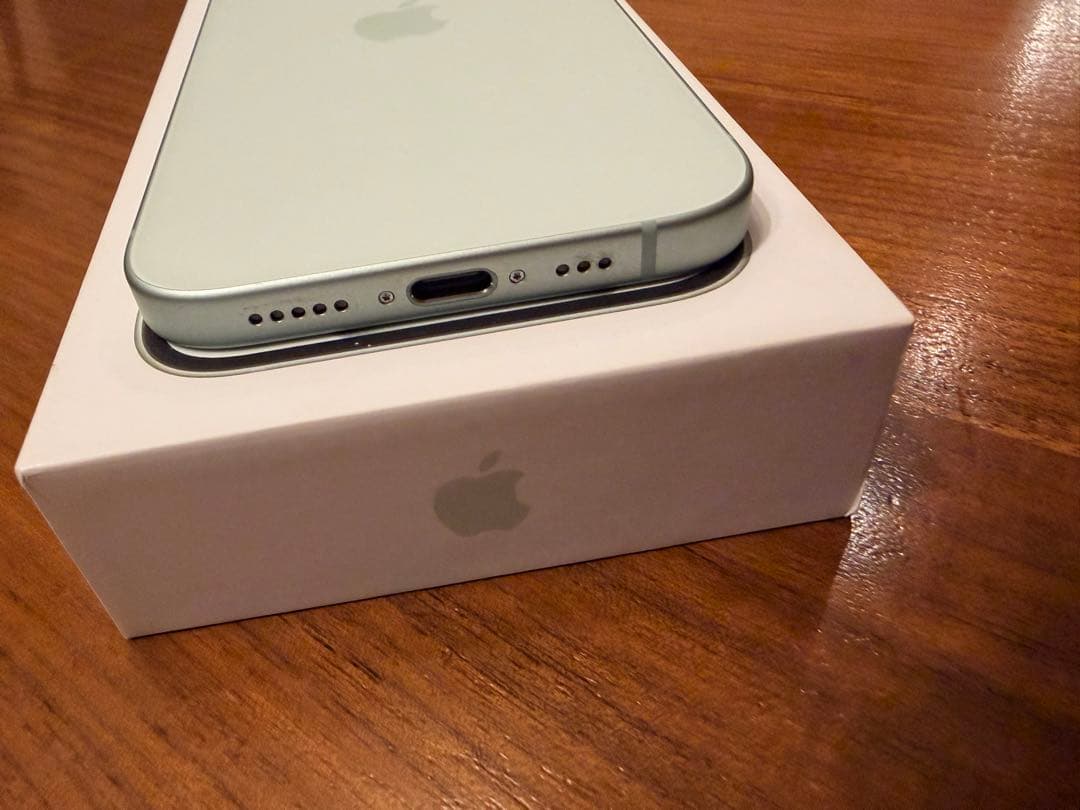 【期間限定値下げ】iPhone15 512GB SIMフリー グリーン