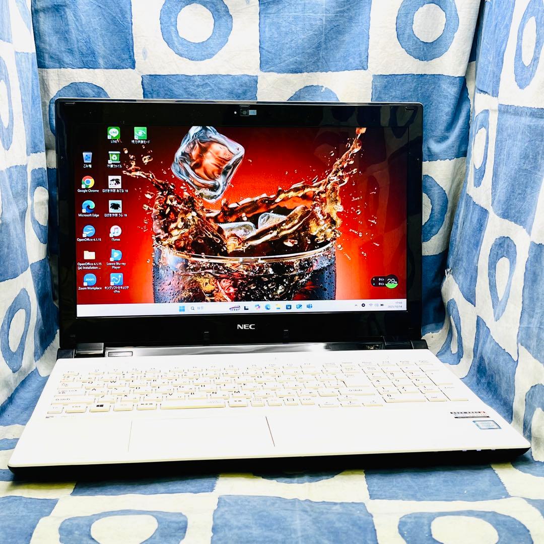 大容量1TBで快適☆人気白ノートパソコン♡ブルーレイ&カメラ！Windows11