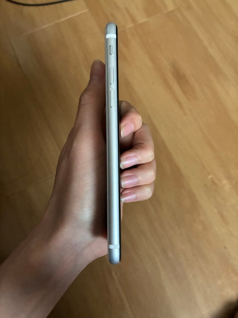 Apple iPhone SE (第2世代) ホワイト 値下げ可