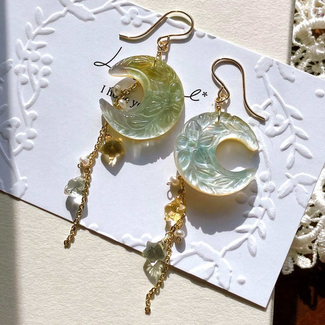 白妙◆ムーンカービング✧フローライト/MOPダブレットストーンピアス