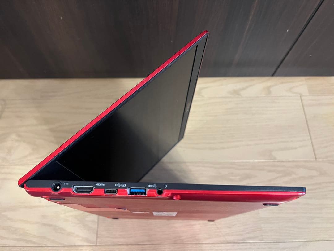 Win10人気の赤8世代Corei7/SSD/メ12G/無線/カメラ/TypeC