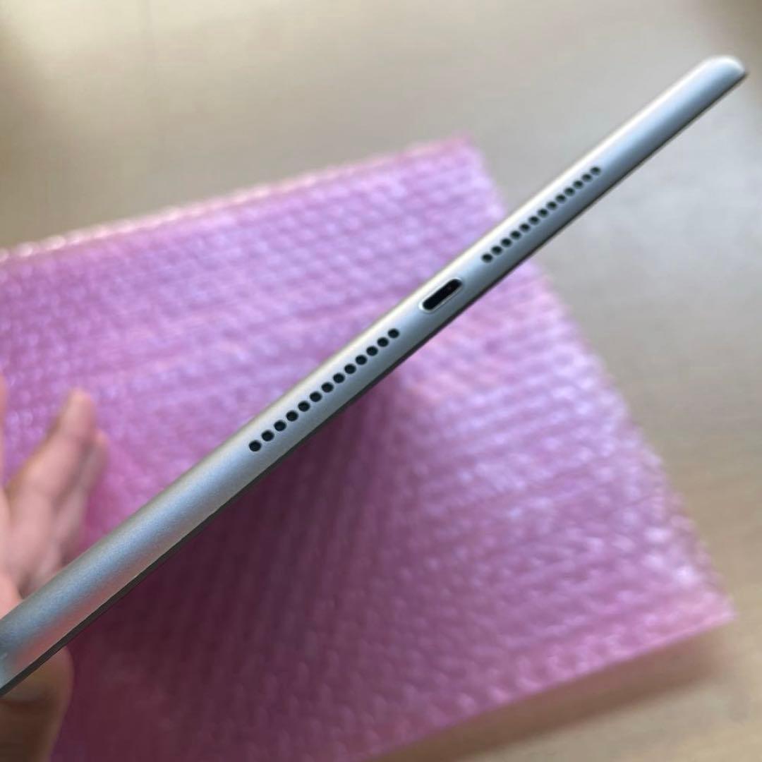 iPad 第5世代　スペースグレイ　32GB SIMフリー　A1823