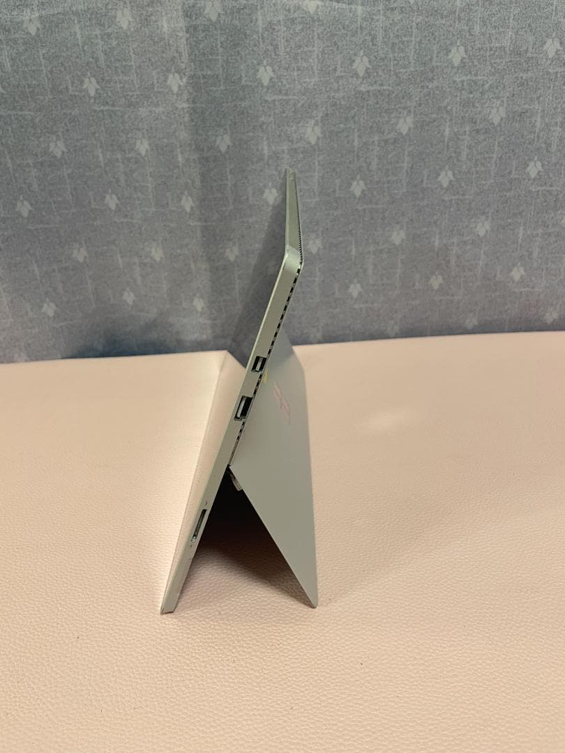 8008★Surface Pro 4★Core i5★SSD★25H2★ジャンク