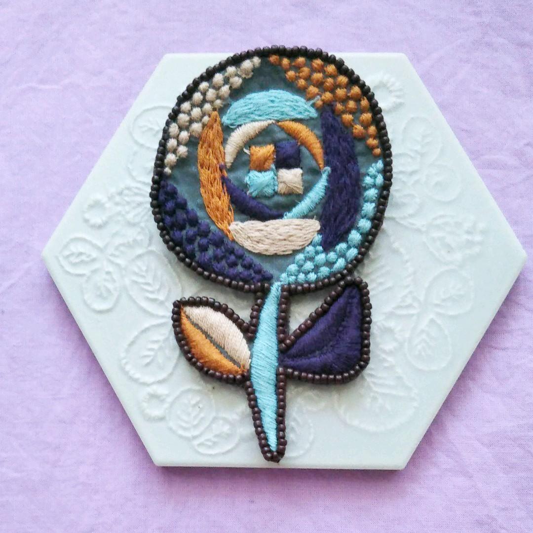 ⚠️もも8-105 ハンドメイド ブローチアクセサリー ミナペルホネン生地