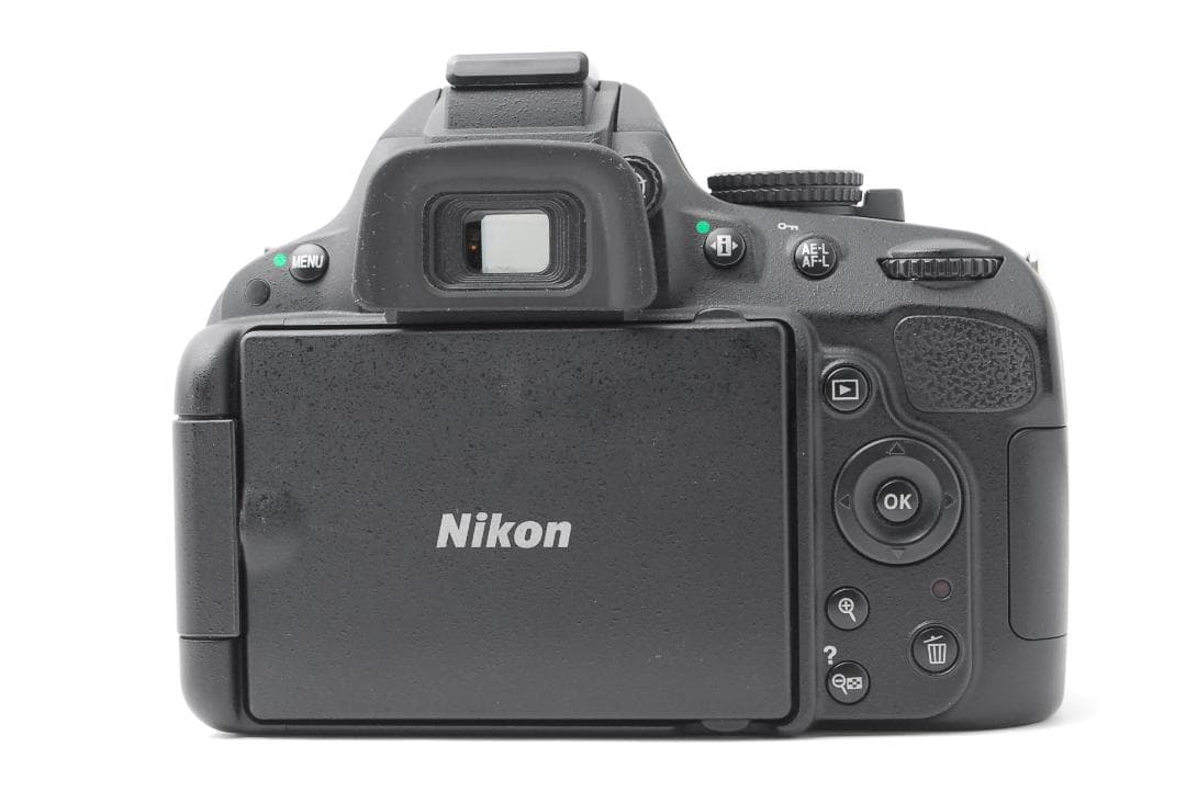 【新品級ショット数】Nikon D5100　スマホ転送　中望遠レンズ　自撮り