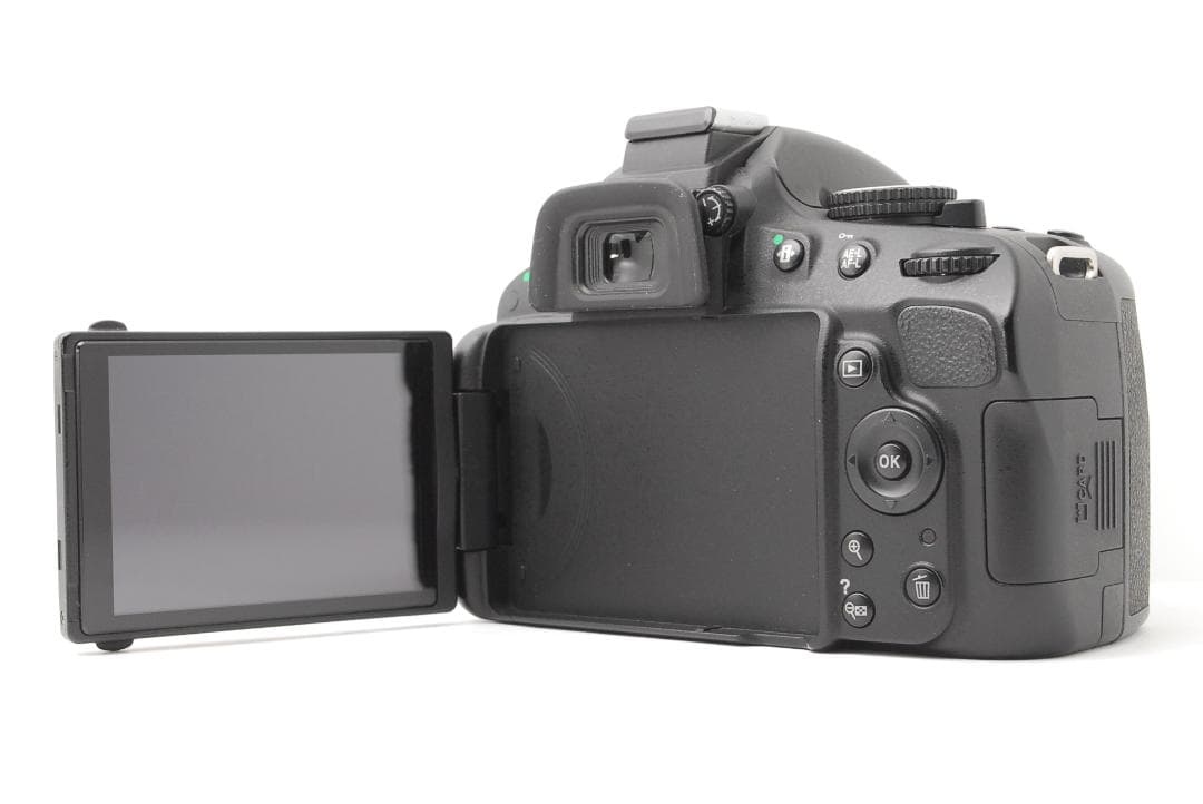 【新品級ショット数】Nikon D5100　スマホ転送　中望遠レンズ　自撮り