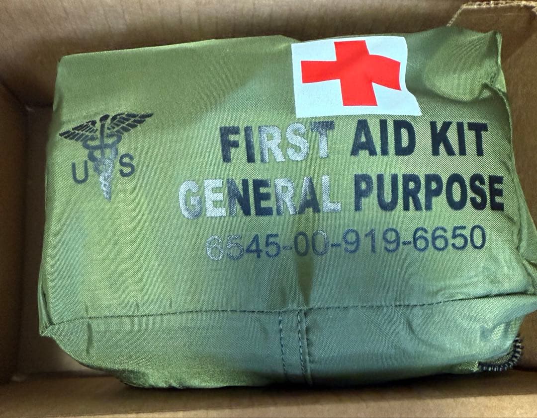 【米軍放出品】未使用品 コンバットファーストエイドキットポーチ バンデージセット