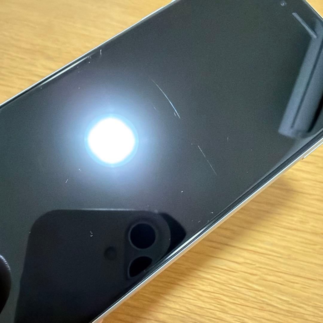 iPhone SE 第2世代(64GB)　ホワイト