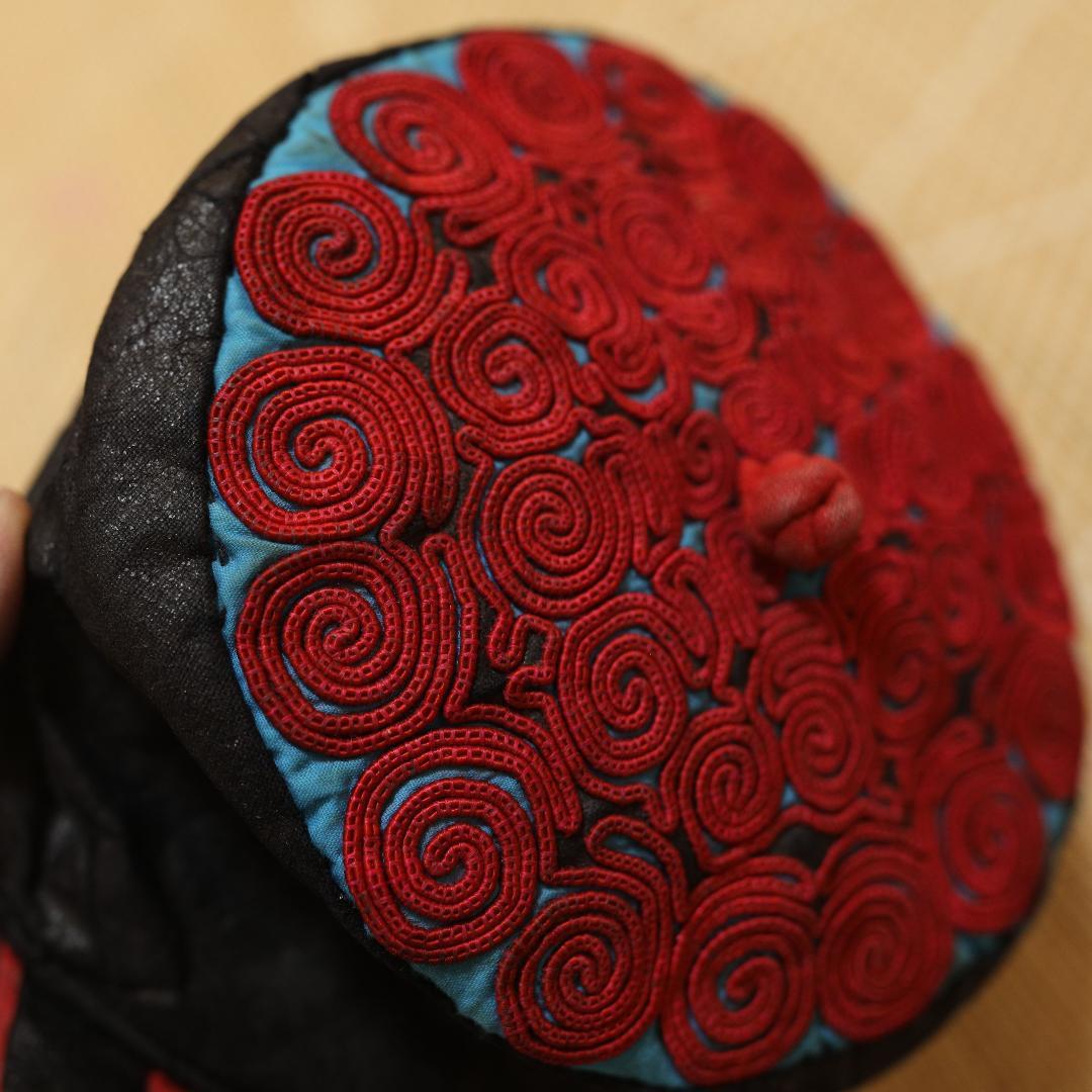 苗族 古刺繍 辮繍 ベビー帽子 民族工芸 ヴィンテージ